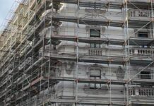 Krah nemačkog giganta: Projekti od 500 miliona evra stoje prazni, zgrade već propadaju krah-nemackog-giganta:-projekti-od-500-miliona-evra-stoje-prazni,-zgrade-vec-propadaju