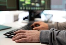 Kineska kompanija razvija AI za otkrivanje budućih disidenata: Prema aktivnosti na internetu i procenjuje politički rizik kineska-kompanija-razvija-ai-za-otkrivanje-buducih-disidenata:-prema-aktivnosti-na-internetu-i-procenjuje-politicki-rizik
