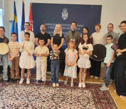 Srpska poezija sa đacima srpske škole čitana u Ambasadi u Stokholmu srpska-poezija-sa-djacima-srpske-skole-citana-u-ambasadi-u-stokholmu