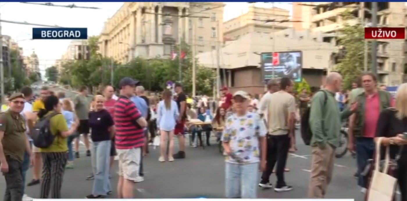 „pobunjeni-univezitet“:-predstavnici-akademske-zajednice-blokirali-raskrsnicu-ispred-vlade-srbije „pobunjeni-univezitet“:-predstavnici-akademske-zajednice-blokirali-raskrsnicu-ispred-vlade-srbije