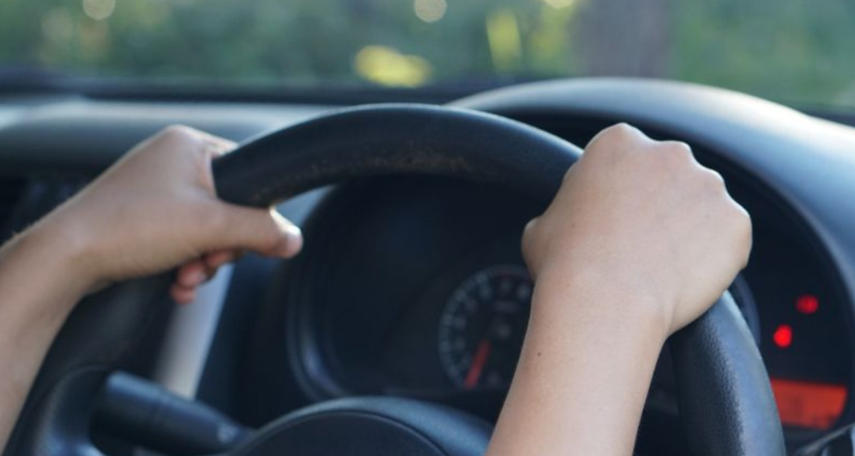 13-godisnjaci-u-becu-ukrali,-demolirali-auto-i-pobegli:-svi-pusteni-jer-su-maloletni 13-godisnjaci-u-becu-ukrali,-demolirali-auto-i-pobegli:-svi-pusteni-jer-su-maloletni