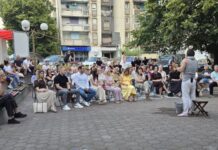 Сатира која брише границе: Тријумф смеха на деветом фестивалу „Крива Дрина“ у Зворнику Сатира-која-брише-границе:-Тријумф-смеха-на-деветом-фестивалу-„Крива-Дрина“-у-Зворнику