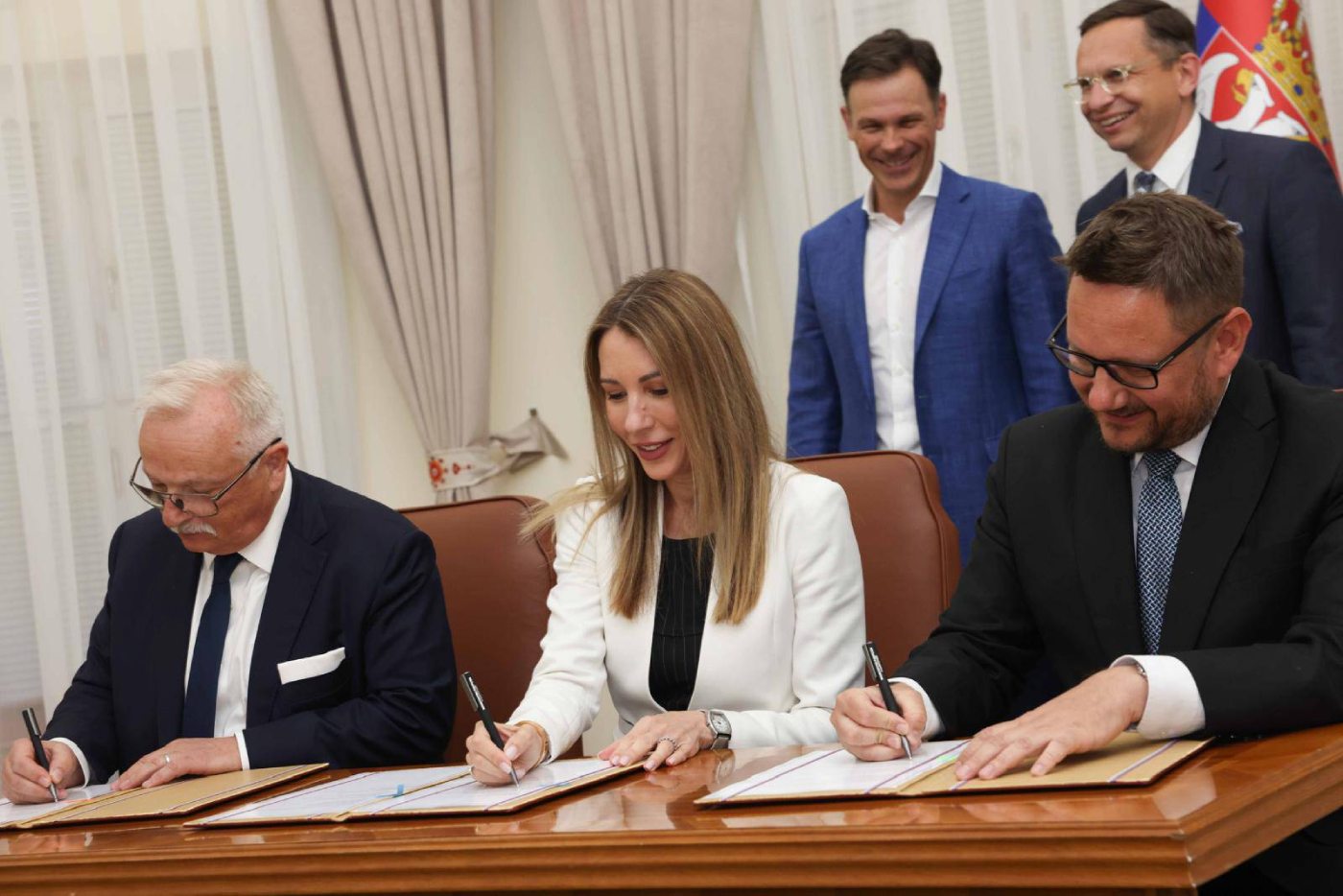 mol-i-vlada-srbije-potpisali-akcionarski-sporazum-o-upravljanju-nis-om mol-i-vlada-srbije-potpisali-akcionarski-sporazum-o-upravljanju-nis-om