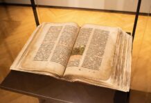 Miroslavljevo jevanđelje tokom vikenda pred posetiocima Narodnog muzeja miroslavljevo-jevandjelje-tokom-vikenda-pred-posetiocima-narodnog-muzeja