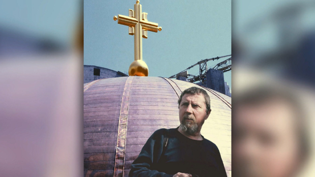 На-врху-храма-његов-крст,-у-сенци-његово-име